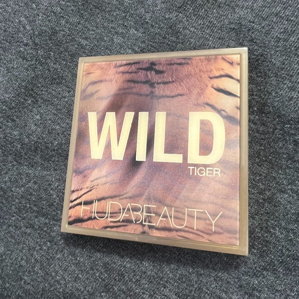 Huda Tiger Wild Obsessions Eyeshadow Palette